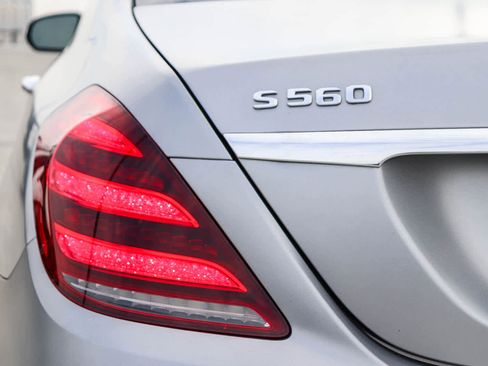 Used 2018 Mercedes-Benz S 560 Sedan image 12