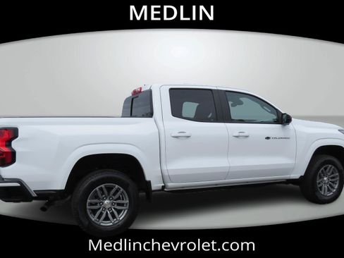 Used 2024 Chevrolet Colorado LT w/ LT Convenience Package II image 9