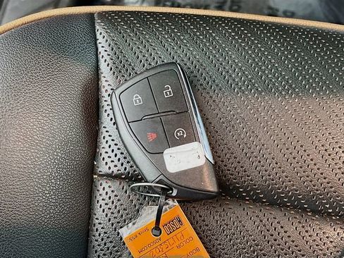 Used 2023 GMC Canyon AT4 w/ AT4 Premium Package image 29