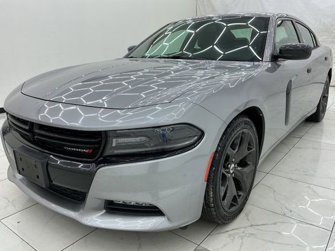 Used 2017 Dodge Charger SXT w/ Rallye Group RWD image 1