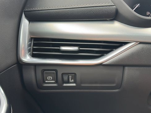 Used 2022 Cadillac XT4 Premium Luxury w/ Safety Alert Package image 35