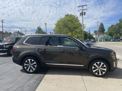 Used 2021 Kia Telluride EX w/ EX Premium Package FWD image 3