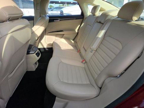 Used 2016 Ford Fusion SE w/ Equipment Group 202A AWD/4WD image 15