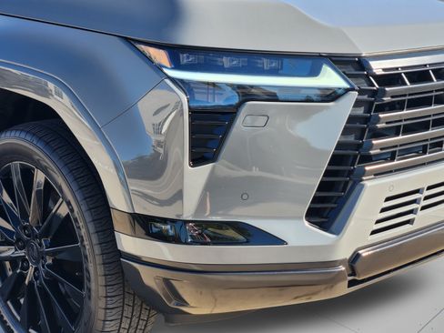 Used 2026 Lexus GX 550 w/ Cold Area Package AWD/4WD image 39