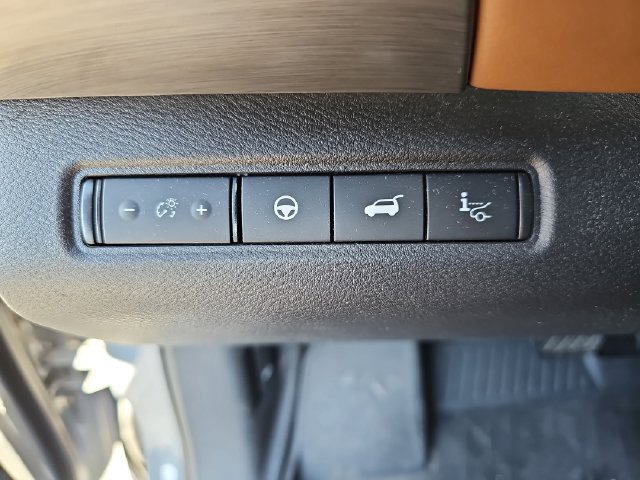 Used 2024 Nissan Pathfinder Platinum FWD image 34