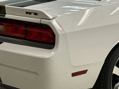 Used 2014 Dodge Challenger SRT8 w/ Harman/Kardon Audio Group image 10