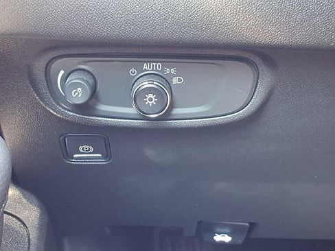 Used 2023 GMC Terrain SLE AWD/4WD image 17