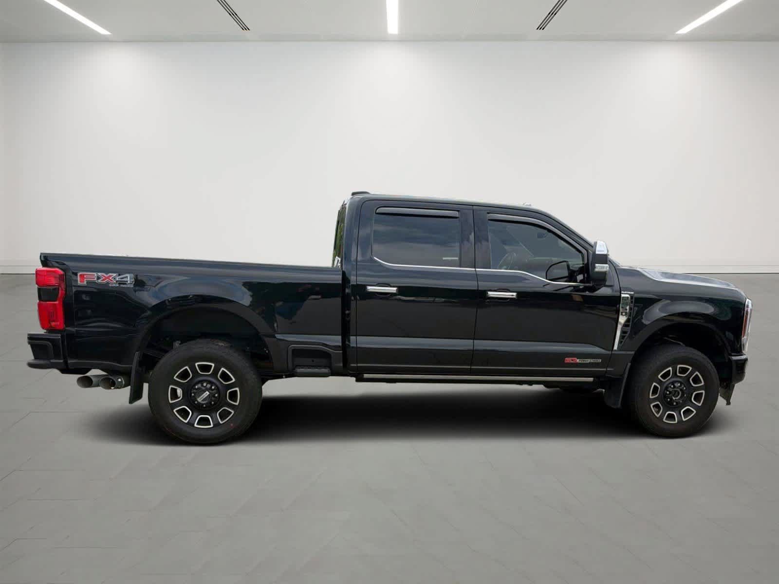 Used 2024 Ford F350 Platinum w/ FX4 Off-Road Package AWD/4WD image 5