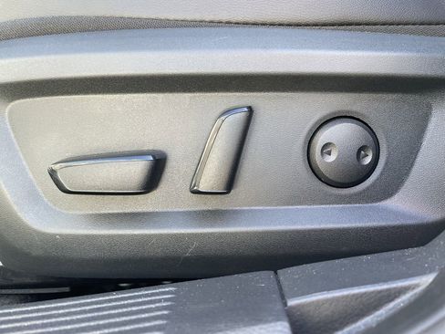 Used 2023 Nissan Rogue SL image 11