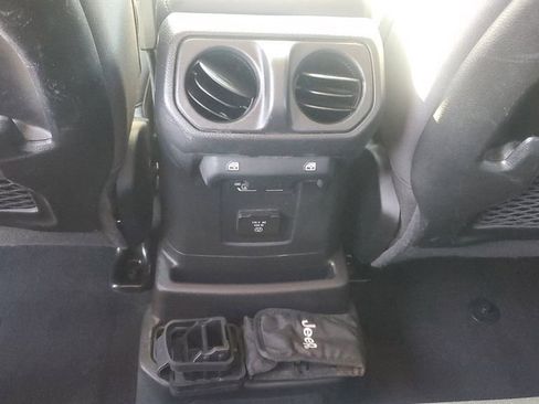 Used 2024 Jeep Wrangler Unlimited Rubicon 4xe AWD/4WD image 13