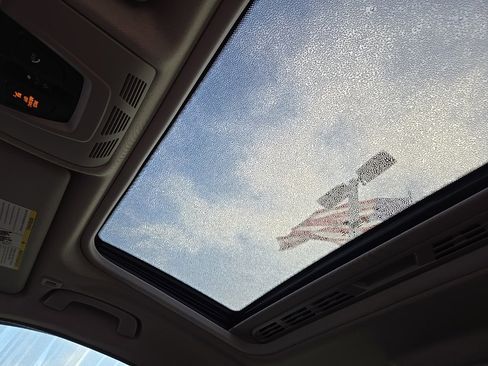 Used 2015 BMW 320i Sedan image 17