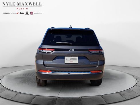 New 2025 Jeep Grand Cherokee Limited image 15