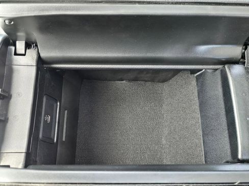 Used 2025 Mercedes-Benz C 300 4MATIC Sedan image 44