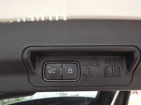 Used 2020 Ford Explorer Platinum AWD/4WD image 32
