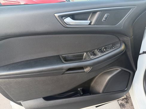 Used 2017 Ford Edge SE FWD image 13