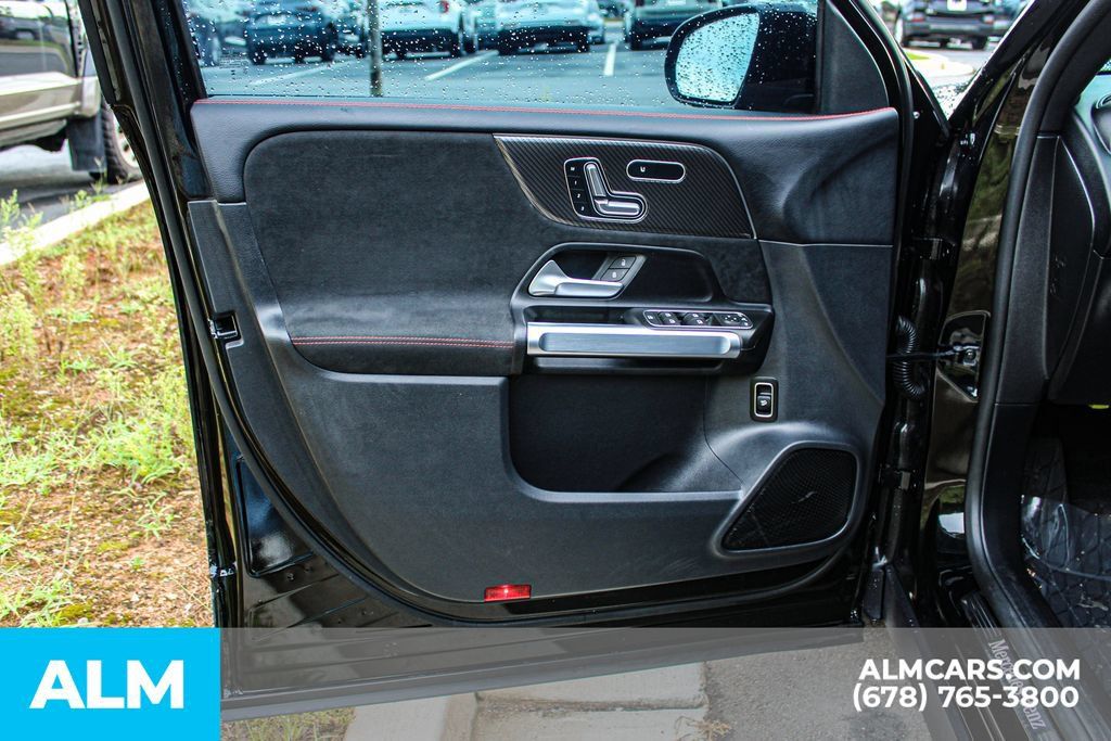 Used 2025 Mercedes-Benz GLB 250 image 36