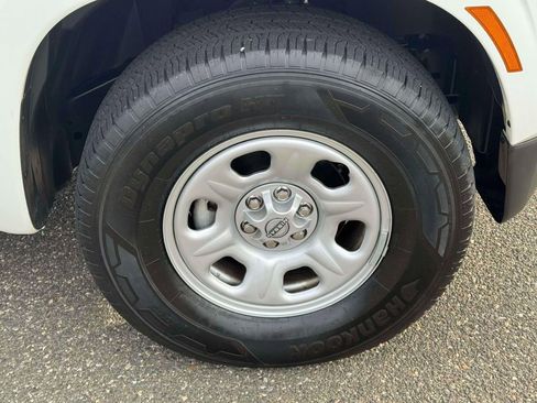 Certified 2024 Nissan Frontier S w/ Technology Package image 9