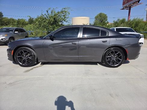 Used 2019 Dodge Charger SXT w/ Blacktop Package RWD image 9