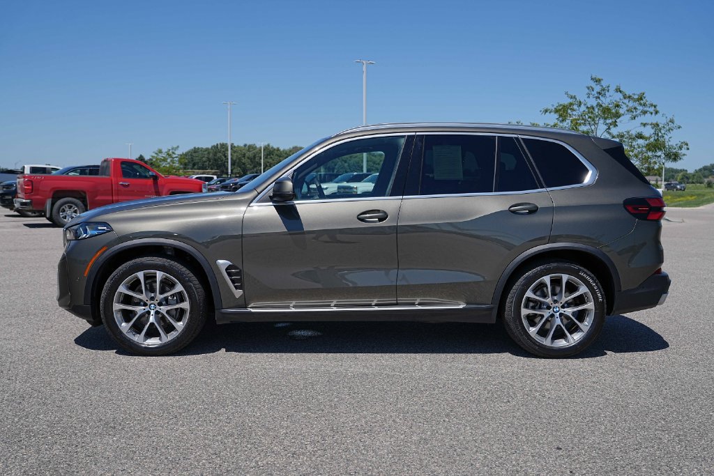 Used 2026 BMW X5 xDrive40i AWD/4WD image 11