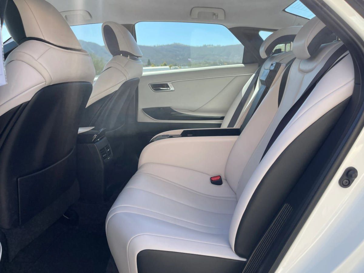 Used 2016 Toyota Mirai FWD image 21