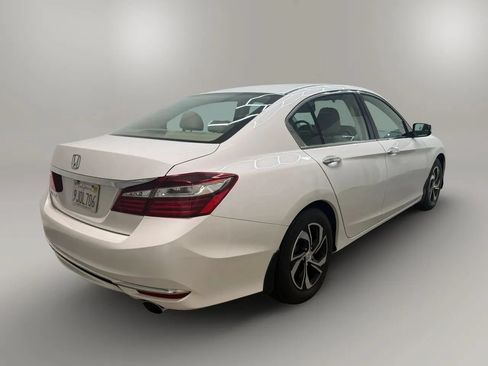 Used 2017 Honda Accord LX image 10