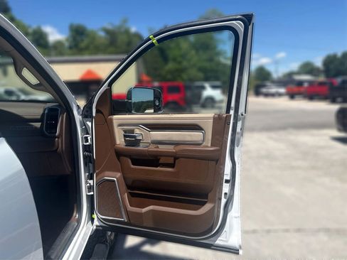 Used 2022 RAM 2500 Laramie w/ Snow Chief Group AWD/4WD image 24