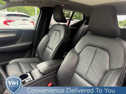 Certified 2023 Volvo XC40 B5 Ultimate w/ Protection Package Premier AWD/4WD image 18