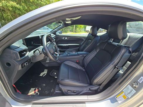 Used 2026 Ford Mustang Premium RWD image 5
