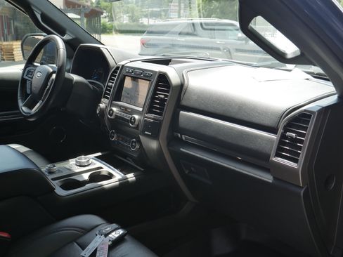 Certified 2019 Ford Expedition Max XLT w/ Equipment Group 202A AWD/4WD image 29