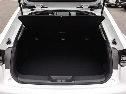 New 2026 Toyota Prius Plug-In Hybrid image 7