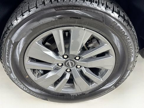 Used 2024 Nissan Pathfinder SV FWD image 39