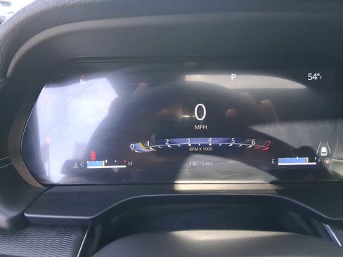 Used 2023 Jeep Grand Cherokee Altitude image 9