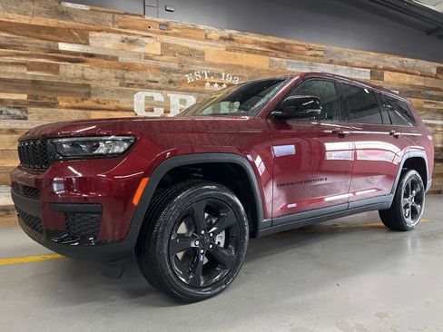 New 2025 Jeep Grand Cherokee L Altitude image 14