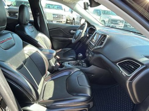 Used 2022 Jeep Cherokee Trailhawk w/ Trailer Tow Group AWD/4WD image 11