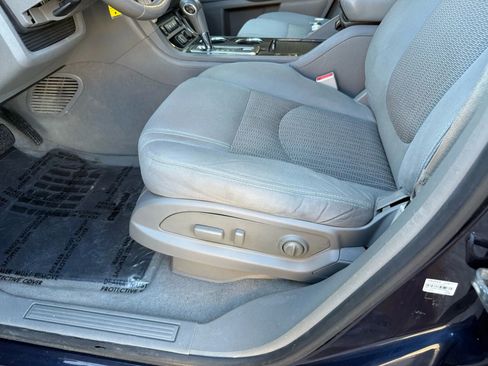 Used 2017 Chevrolet Traverse LT w/ Style and Technology Package image 9