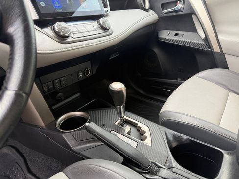 Used 2013 Toyota RAV4 Limited image 13