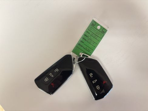 Used 2022 Volkswagen ID.4 Pro S RWD image 37