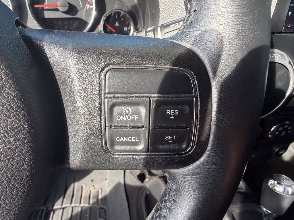 Used 2015 Jeep Wrangler Unlimited Rubicon w/ Connectivity Group AWD/4WD image 13