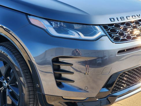 New 2025 Land Rover Discovery Sport Dynamic SE image 8