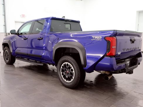 Used 2025 Toyota Tacoma TRD Off-Road w/ TRD Off Road Premium Package AWD/4WD image 7