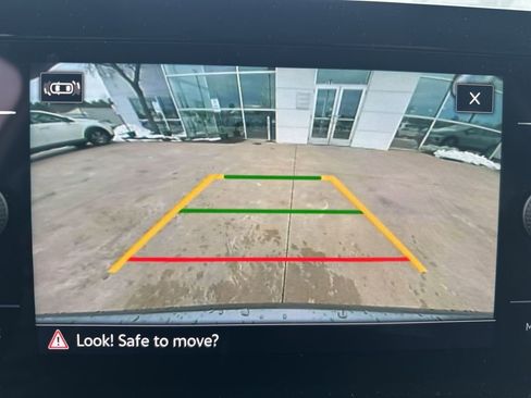 New 2026 Volkswagen Taos SE image 18