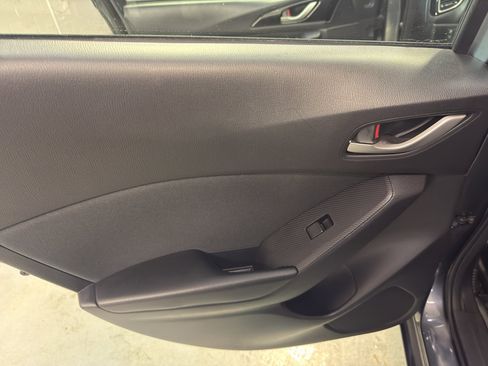 Used 2016 MAZDA MAZDA3 i Touring image 29
