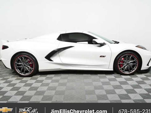 Used 2023 Chevrolet Corvette Stingray Premium Conv w/ Z51 Performance Package RWD image 2