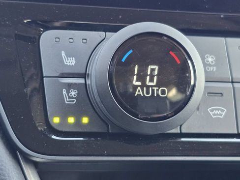 Used 2024 Toyota Grand Highlander AWD image 9