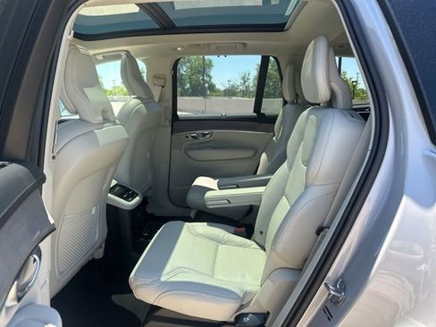 Certified 2025 Volvo XC90 T8 Ultra AWD/4WD image 14