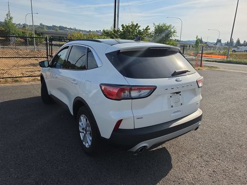 Used 2020 Ford Escape SE AWD/4WD image 2