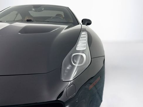 Used 2017 Ferrari California T RWD image 59