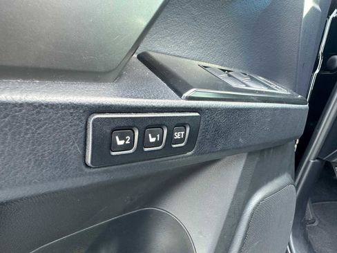 Used 2022 Lexus GX 460 Premium w/ Accessory Package image 26