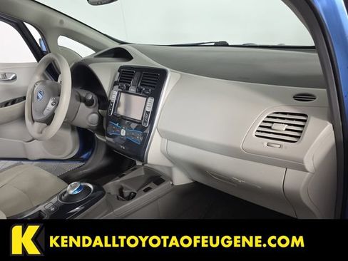 Used 2011 Nissan Leaf FWD image 17