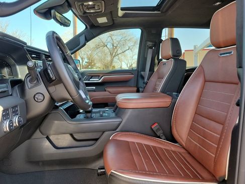 Used 2025 GMC Sierra 1500 Denali Ultimate image 12